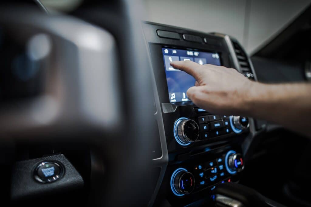 Multimedia im Auto – Was ist alles möglich? - Autopflege Wissen